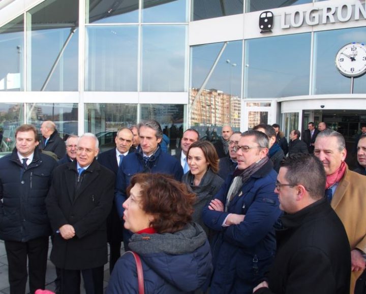 El ministro visita la estación de Logroño