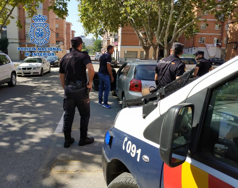 La Policía Nacional detiene dos menores por robo con fuerza en interior ...
