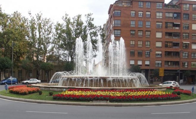 flores bandera fuente Murrieta