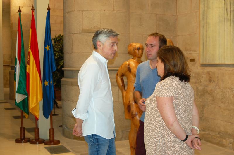 PSOE e IU alcanzan un acuerdo para «un gobierno de izquierda y de ...