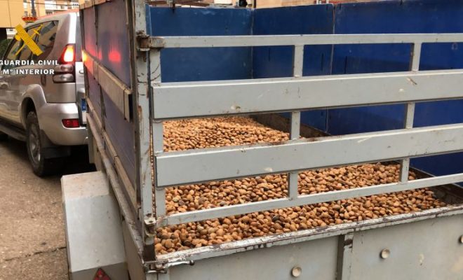 Remolque intervenido 1.000 kilos almendras