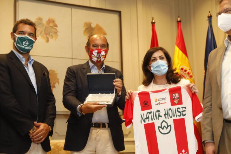 Andreu recibe a parte del equipo directivo y técnico de la UDL tras su ...